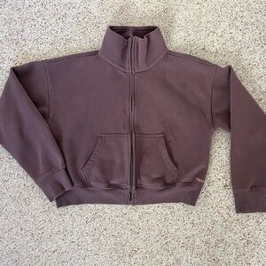 TNA Aritzia
Cozy Sweatfleece Mega Zip
Smoked Eggplant